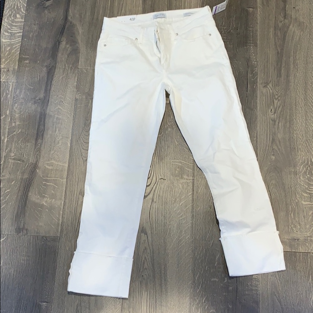 white jeans (cuffed)